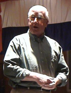 Philips Bob Verheeke addressing the orchestra