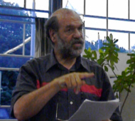 Jack Gramberg las als eerste een vooraf opgestelde verklaring voor.